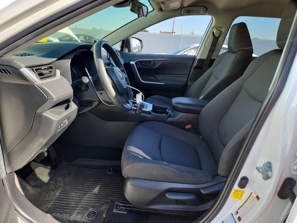 2020 TOYOTA RAV4 LE HV