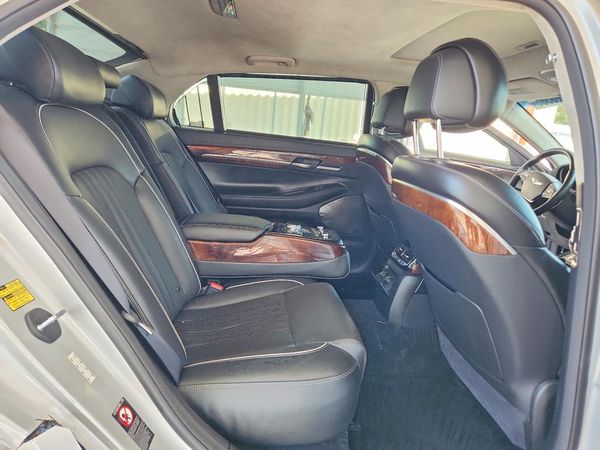 2017 GENESIS G90