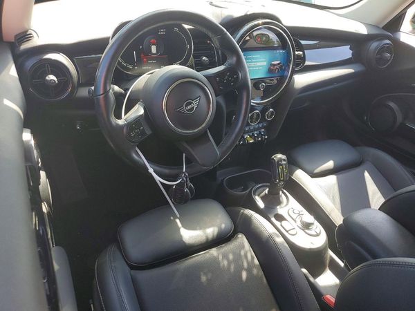 2022 MINI COOPER