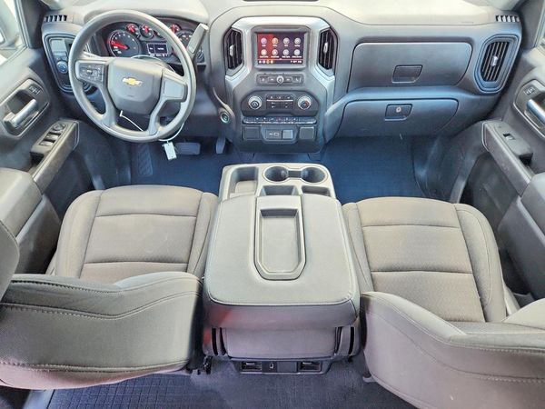 2024 CHEVROLET SILVERADO Custom