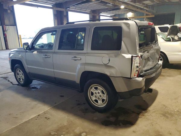 2022 JEEP CHER 4D LATITUDE