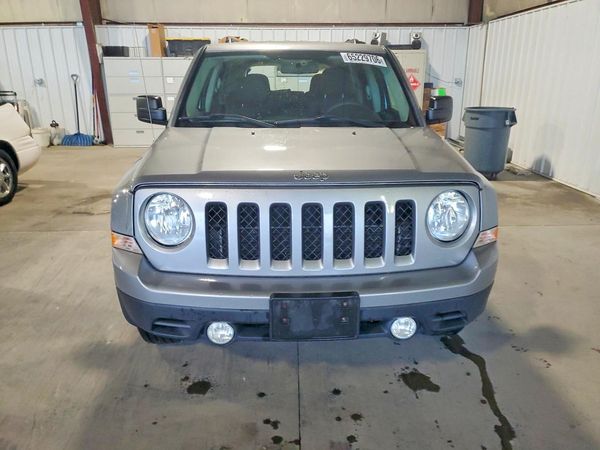 2022 JEEP CHER 4D LATITUDE