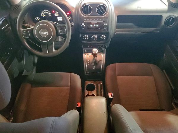 2022 JEEP CHER 4D LATITUDE