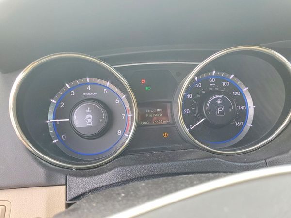 2012 HYUNDAI SONATA Middle level