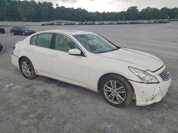 2013 INFINITI G37