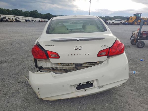2013 INFINITI G37