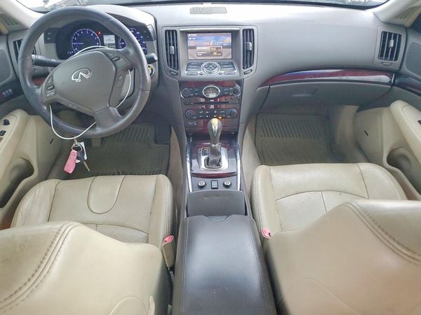 2013 INFINITI G37