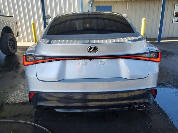 2021 LEXUS IS 300 Comfort — DIRR