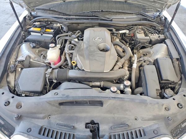 2021 LEXUS IS 300 Comfort — Engine bay