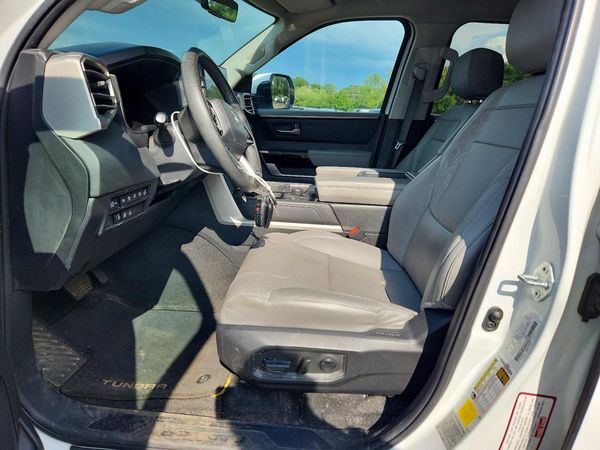 2022 TOYOTA TUNDRA Limited