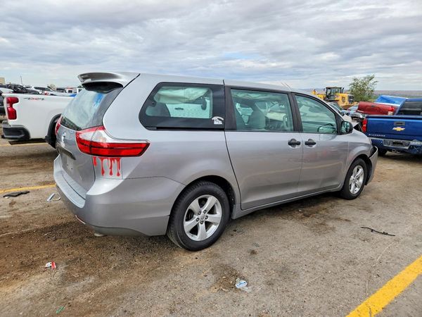 2015 TOYOTA SIENNA