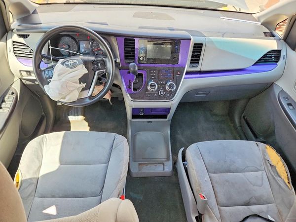 2015 TOYOTA SIENNA