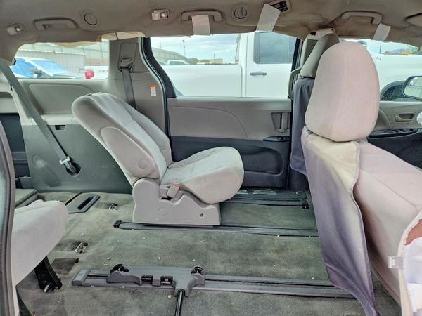2015 TOYOTA SIENNA