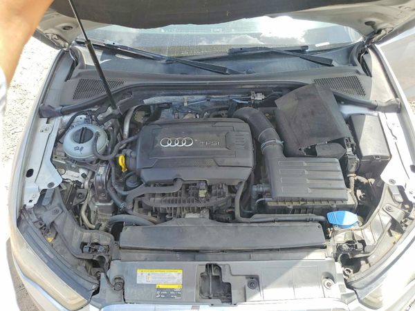 2015 AUDI 5000 Premium Plus