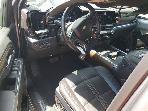 2024 CHEVROLET SILVERADO High Country