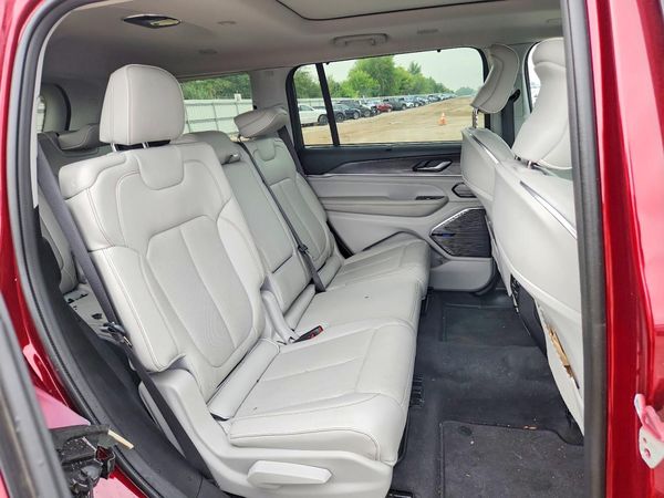 2022 JEEP GRAND CHEROKEE