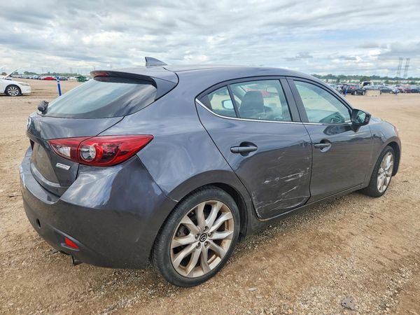 2016 MAZDA 3 SE