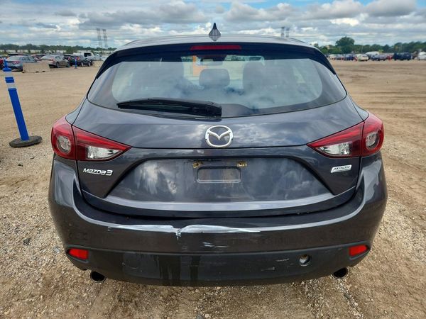 2016 MAZDA 3 SE