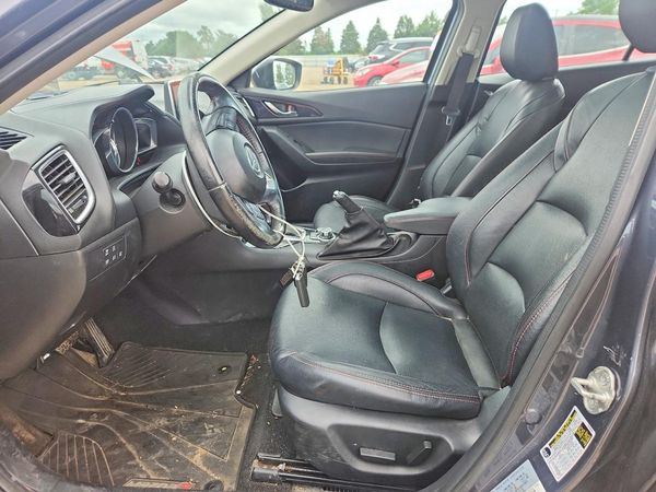 2016 MAZDA 3 SE