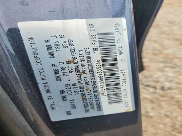 2016 MAZDA 3 SE