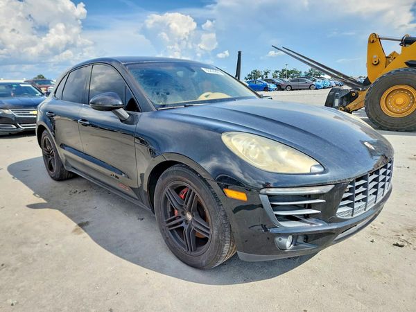 2016 PORSCHE MACAN