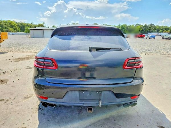 2016 PORSCHE MACAN