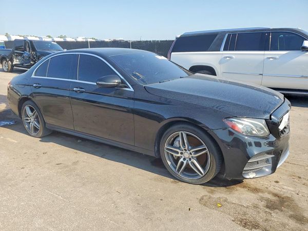 2017 MERCEDES-BENZ E-CLASS — Passenger 3/4