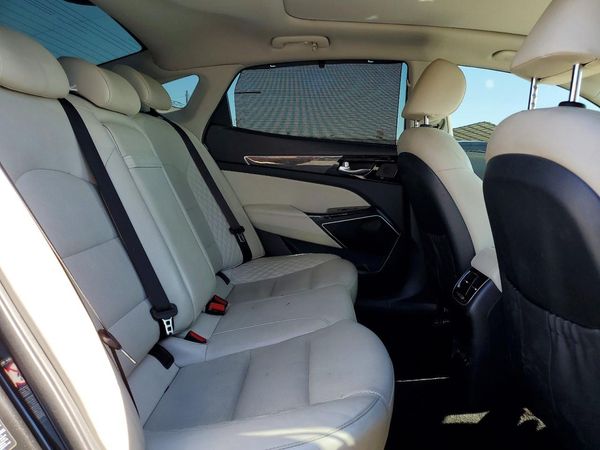 2017 KIA CADENZA