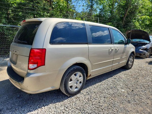 2013 DODGE GRAND CARAVAN SE