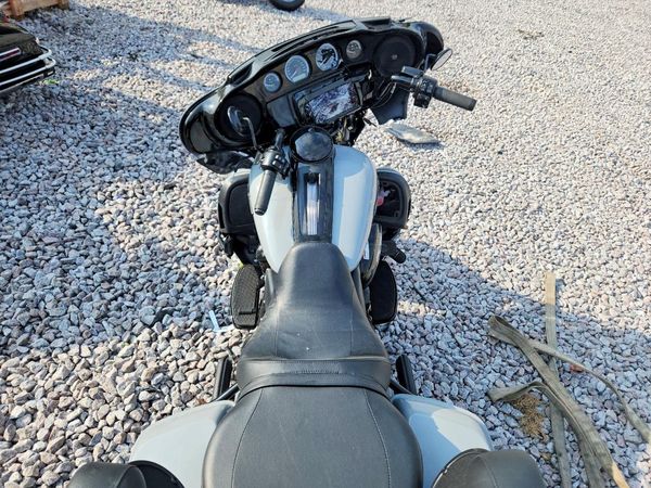 2024 HARLEY-DAVIDSON FL