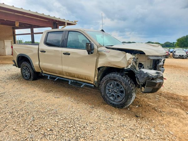 2023 CHEVROLET SILVERADO ZR2 — Passenger 3/4