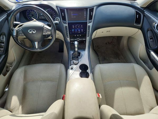 2015 INFINITI Q50