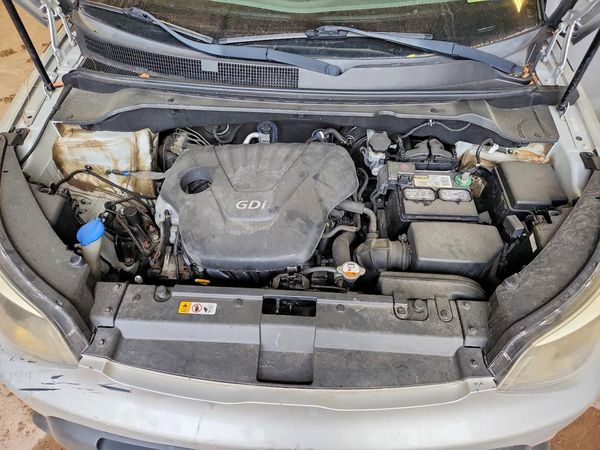 2015 KIA SOUL GL(Middle-low grade) — Engine bay