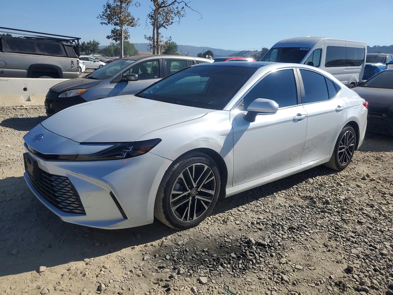 2025 TOYOTA CAMRY — Front 3/4