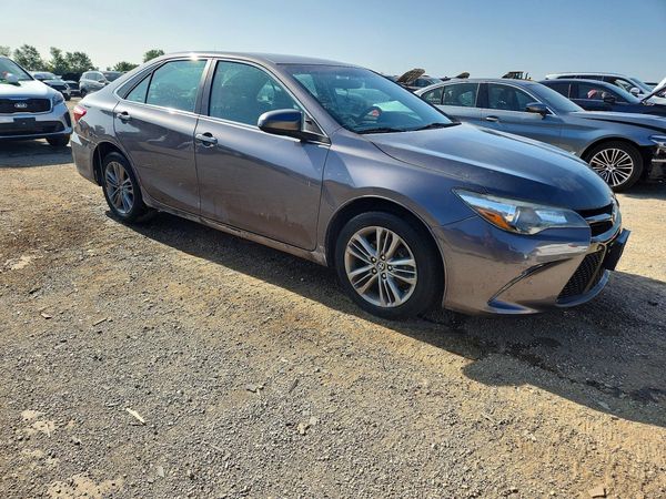 2017 TOYOTA CAMRY LE/SE/XLE/XSE — Passenger 3/4