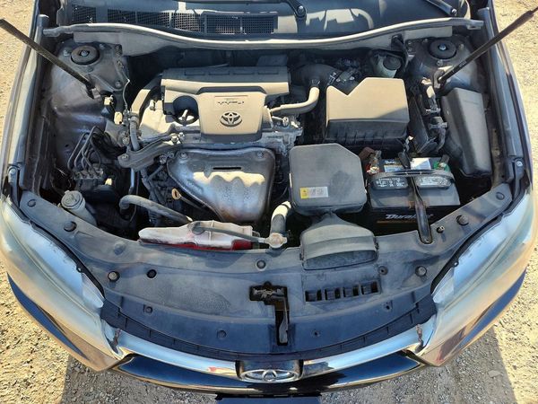 2017 TOYOTA CAMRY LE/SE/XLE/XSE — Engine bay