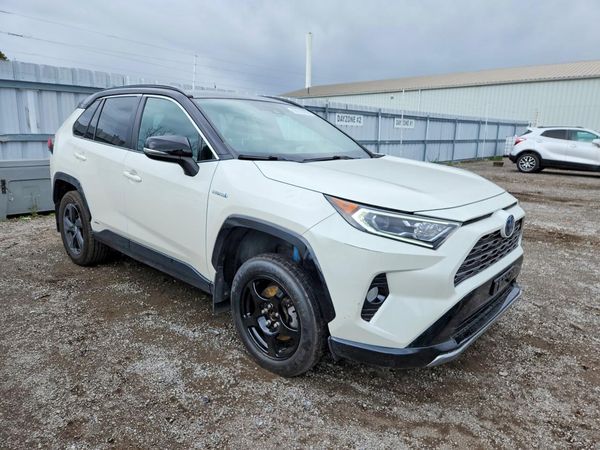 2020 TOYOTA RAV4 XLE HV — Passenger 3/4