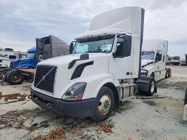 2018 VOLVO VNL