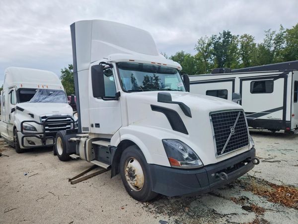 2018 VOLVO VNL