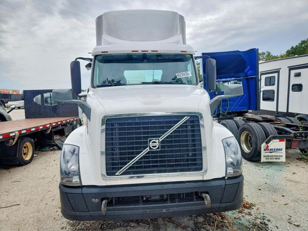 2018 VOLVO VNL
