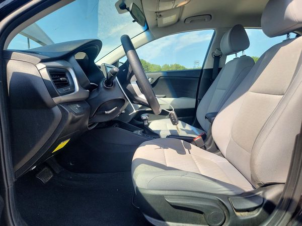2020 KIA RIO 5-DOOR LX, S