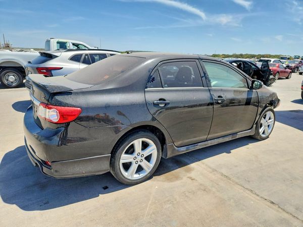 2013 TOYOTA COROLLA