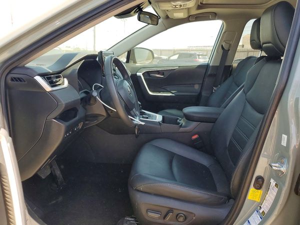 2022 TOYOTA RAV4 XLE Premium