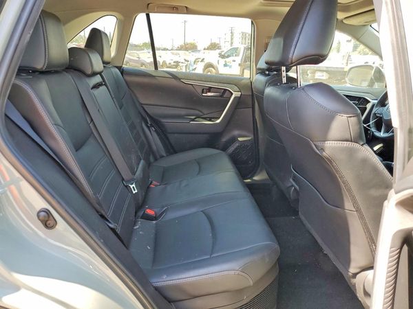 2022 TOYOTA RAV4 XLE Premium