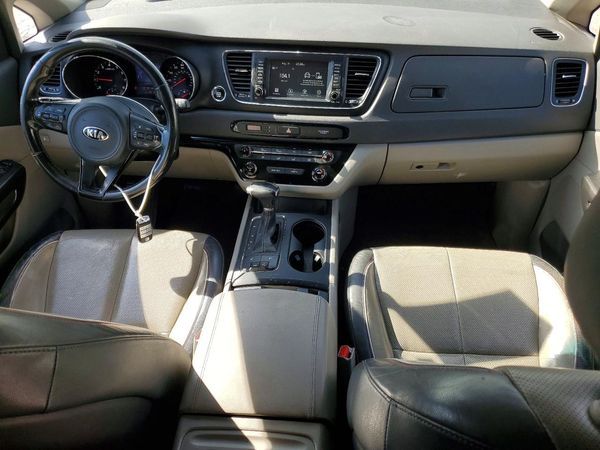 2017 KIA SEDONA LX