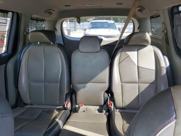 2017 KIA SEDONA LX