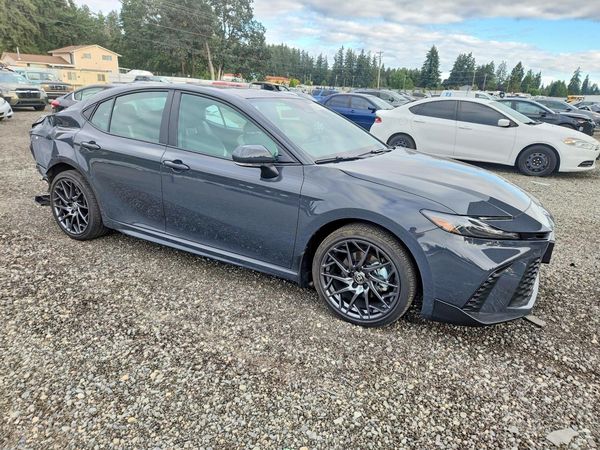 2025 TOYOTA CAMRY — Passenger 3/4