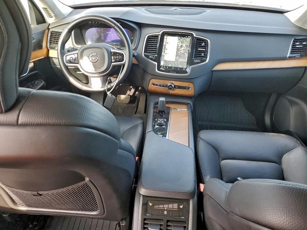 2024 VOLVO XC90