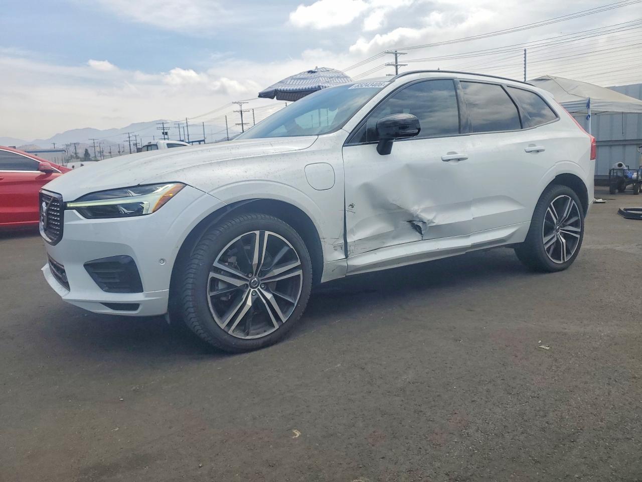 2021 VOLVO XC60 R-Design