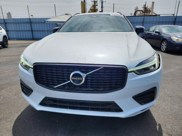 2021 VOLVO XC60 R-Design